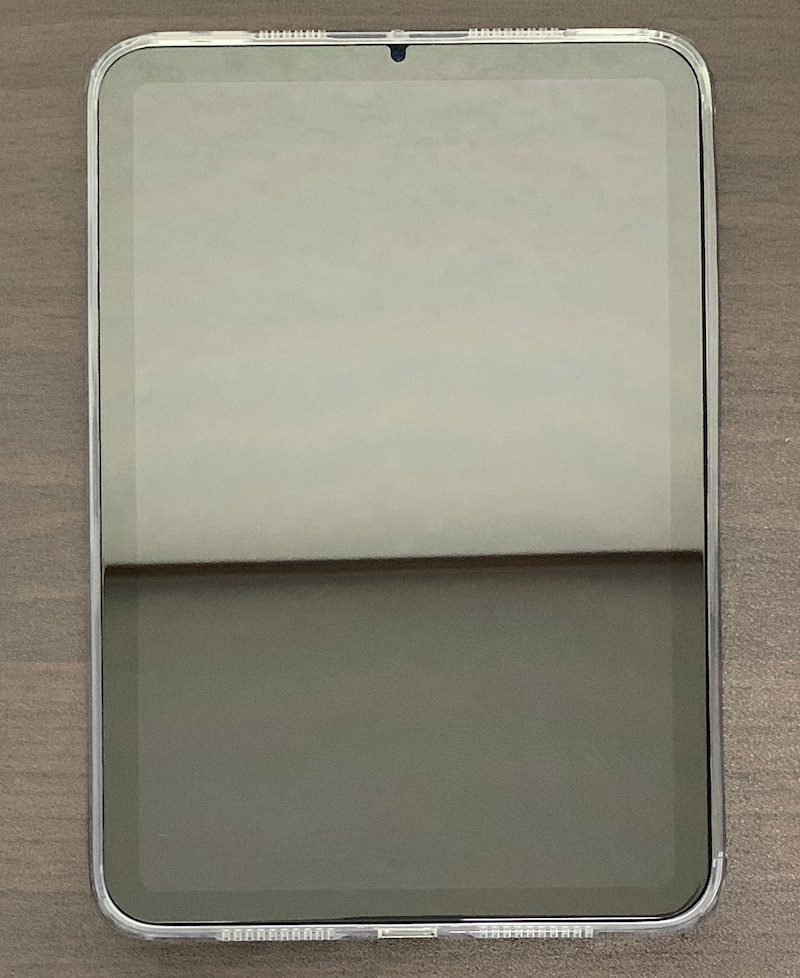 ESRのiPad mini6 用クリアケース装着後（前面）