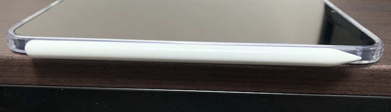 ESRのiPad mini6 用クリアケース装着後（側面フレームにペンシル装着）