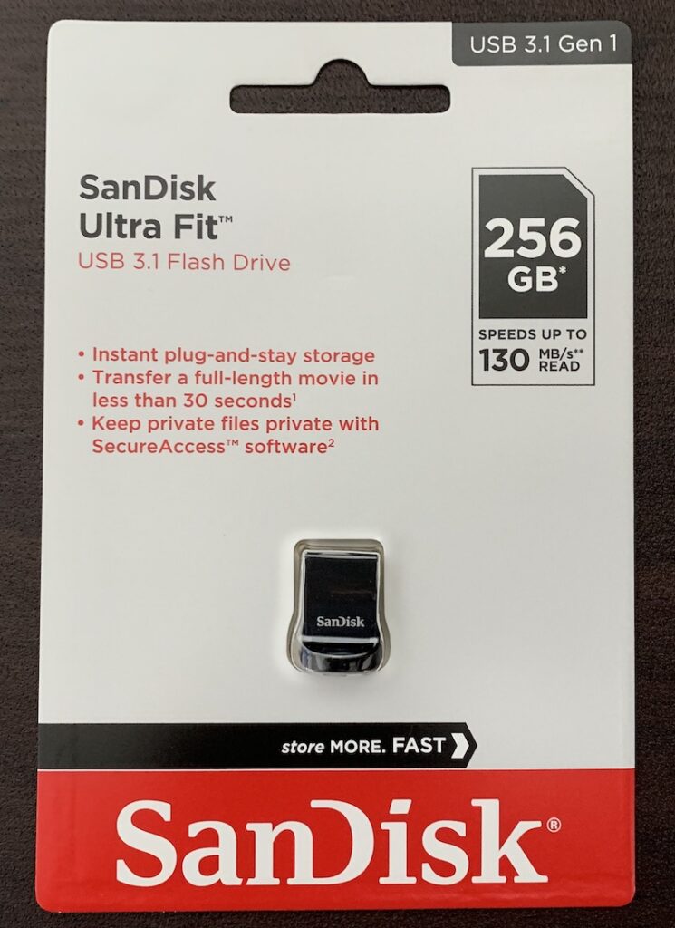 SanDiskの超小型USBメモリ（SDCZ430）のパッケージ表側