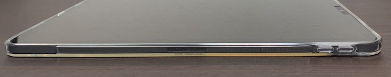 ESR iPad Pro11インチ（第3世代）用クリアケースのケースを装着（側面右側）