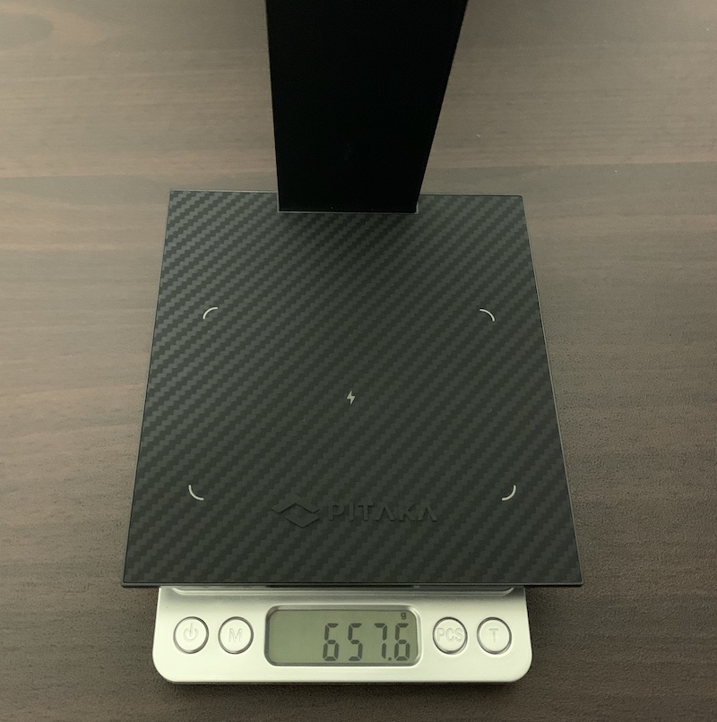 PITAKA「MagEZ Stand」の重量を計測
