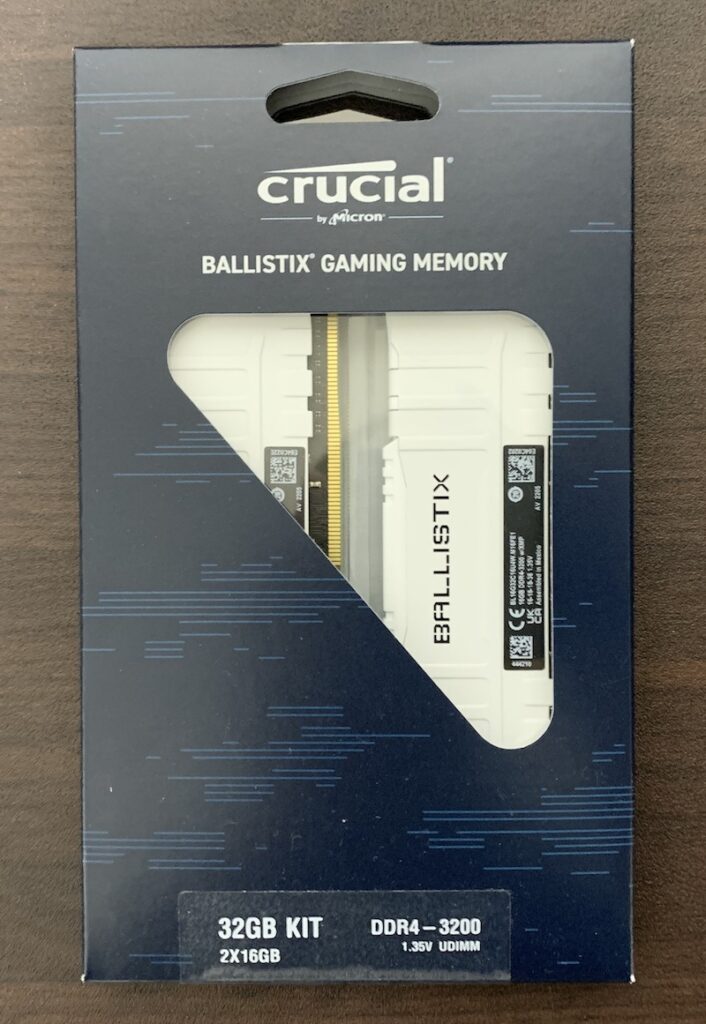 crucial Ballistix BL2K16G32C16U4B [DDR4 PC4-25600 16GB 2枚組]のパッケージ