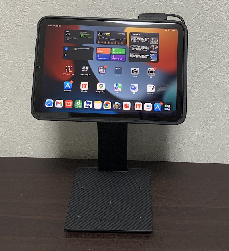 PITAKA「iPad mini6用 MagEZ Case Pro」をMagEZ Standに取り付け（前面）