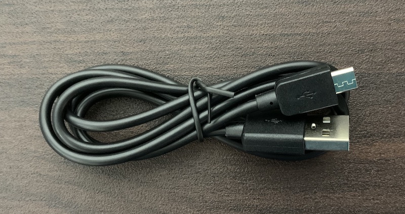 Club3Dの「HDMI to DisplayPort 変換アダプタ(CAC-1335)」に付属の給電用USBケーブル