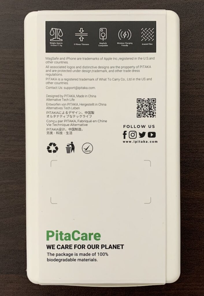 PITAKAのiPhone14（無印）用ケース「MagEZ Case 3」のパッケージ裏側