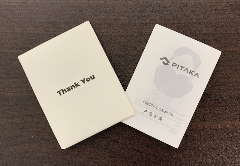 PITAKAのiPhone14（無印）用ケース「MagEZ Case 3」に付属の製品カタログ
