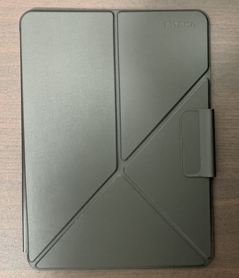 PITAKA「MagEZ Folio 2 for iPad Pro」の外側（前面）