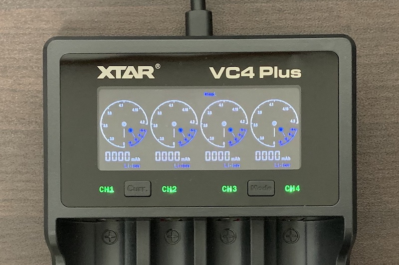 XTARの多機能バッテリーチャージャー「VC4 Plus」でグレーディングモード(Grad.)に切り替え