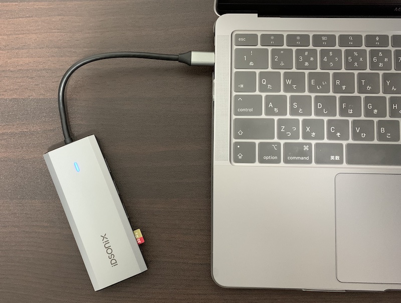 iDsonix「8in1 USB-Cハブ」にmicroSDを接続
