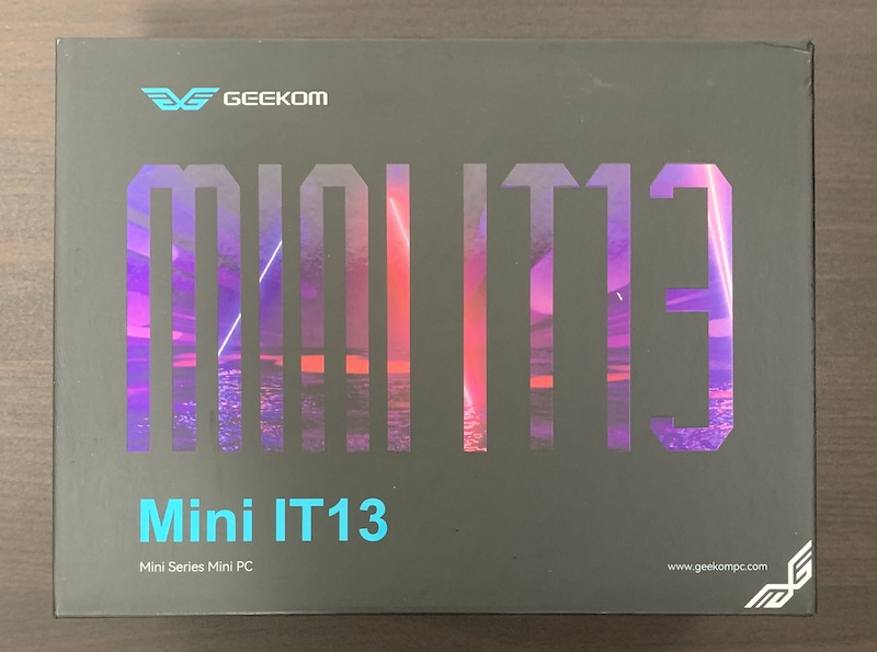 GEEKOMのミニPC「Mini IT13」のパッケージ