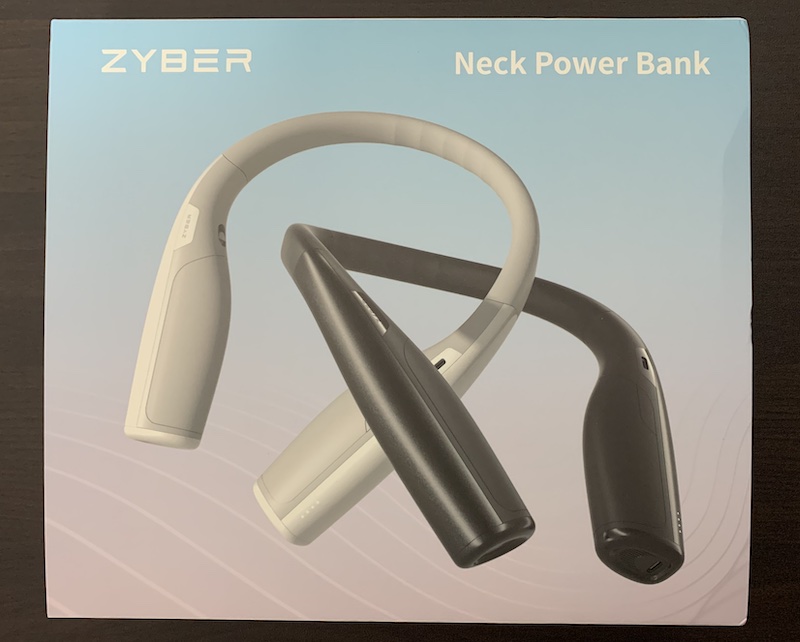 ZyberのVRヘッドセット用ネック型拡張バッテリー「Quick-Charge Neck Power Bank With Swappable Battery」のパッケージ