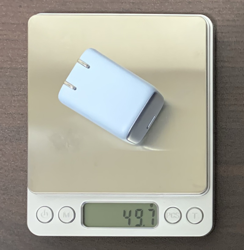 UGREENのUSB充電器「Nexode Mini 30W」の重量