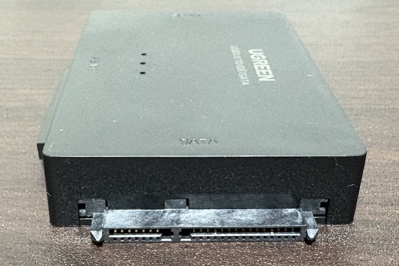 内蔵ディスクやドライブをUSB接続できるUGREENの「SATA・IDE変換アダプタ」