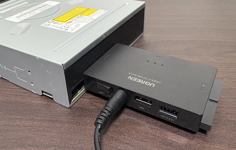 SATA接続のブルーレイドライブをUSBで接続する