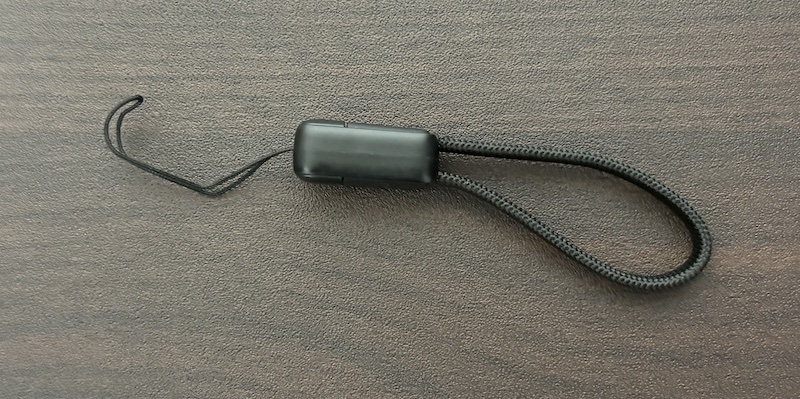INIUのモバイルバッテリー「P63-E1」の内容物(付属品)