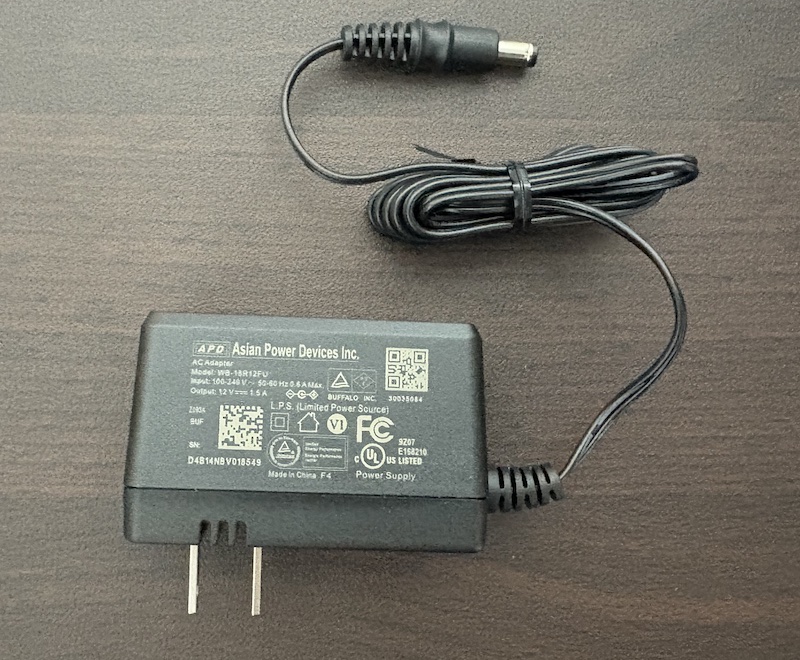バッファロー (Seagate製ドライブ内蔵) の6TB外付けHDD「HD-SGDA6U3-B」の内容物(付属品)
