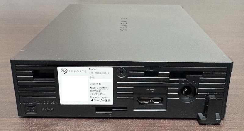 バッファロー (Seagate製ドライブ内蔵) の6TB外付けHDD「HD-SGDA6U3-B」の外観