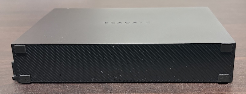 バッファロー (Seagate製ドライブ内蔵) の6TB外付けHDD「HD-SGDA6U3-B」の外観