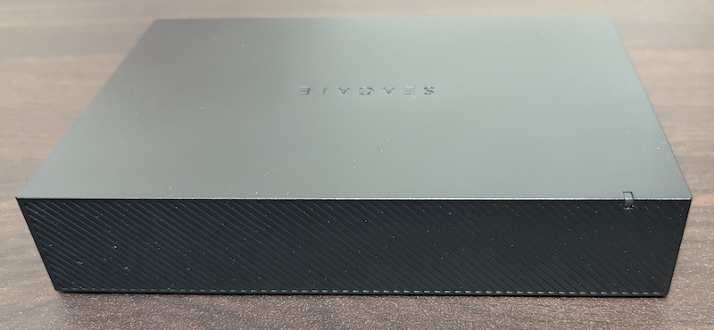 バッファロー (Seagate製ドライブ内蔵) の6TB外付けHDD「HD-SGDA6U3-B」の外観