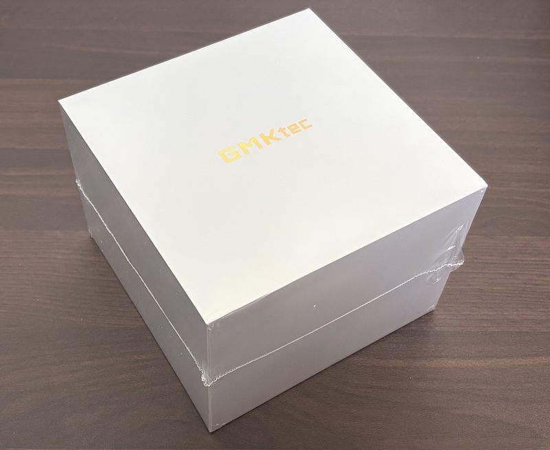 GMKtecのミニPC「M8」のパッケージ