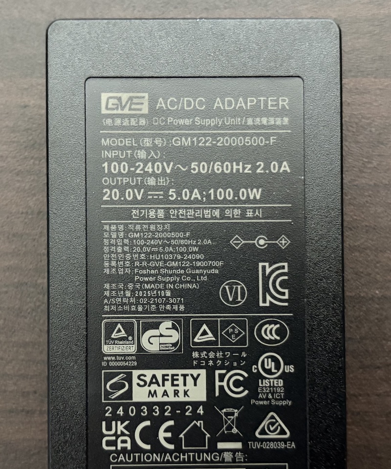 GMKtecのミニPC「M8」の内容物（付属品）