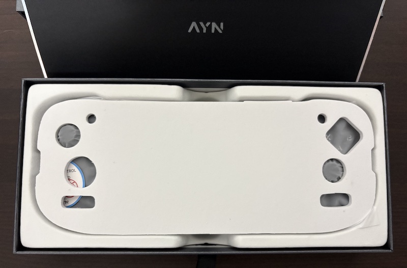 Android搭載の携帯ゲーム機 AYN「Odin2 Portal」のパッケージ