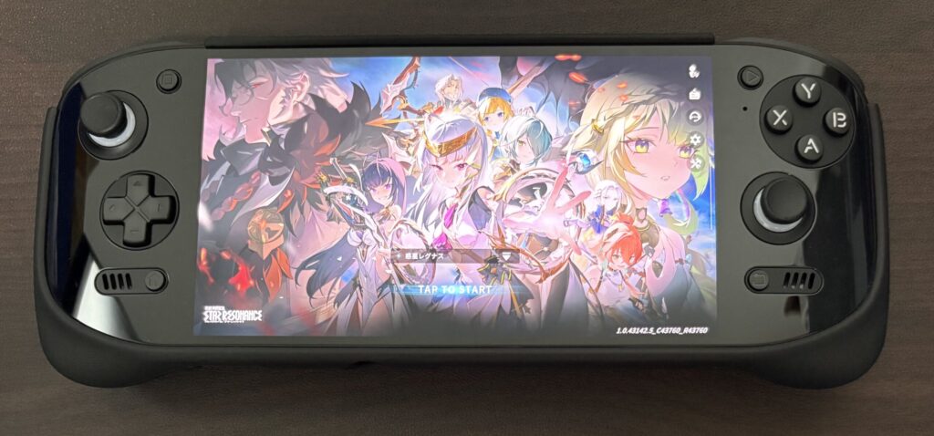 AYN「Odin2 Portal」用 ミヤビックスの超低反射/高透過画面フィルムを貼る前と貼った後の比較