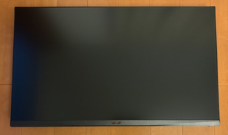 ASUSのゲーミングモニター「TUF Gaming VG27AQ5A」の外観