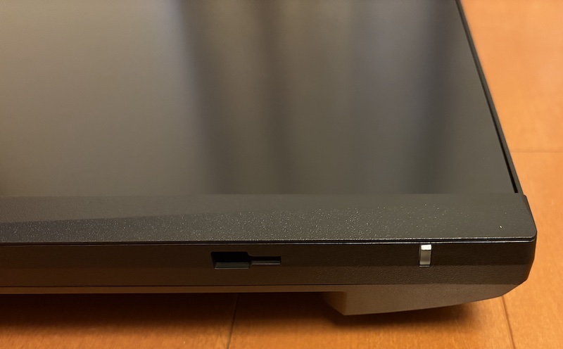 ASUSのゲーミングモニター「TUF Gaming VG27AQ5A」の外観