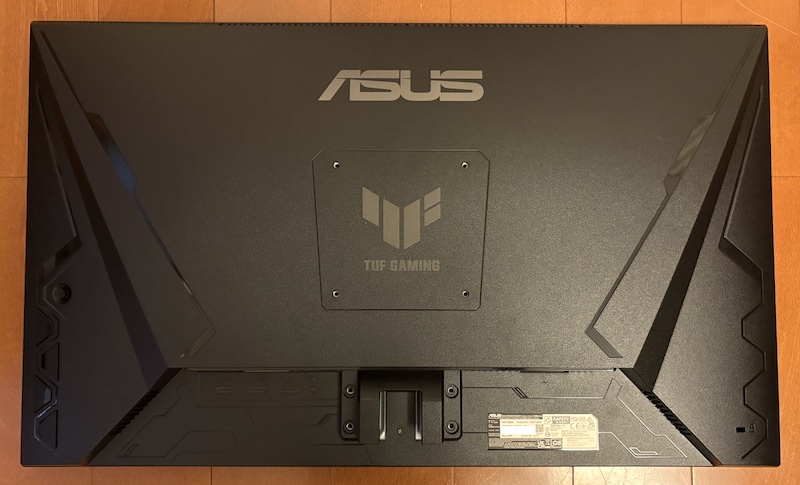 ASUSのゲーミングモニター「TUF Gaming VG27AQ5A」の外観