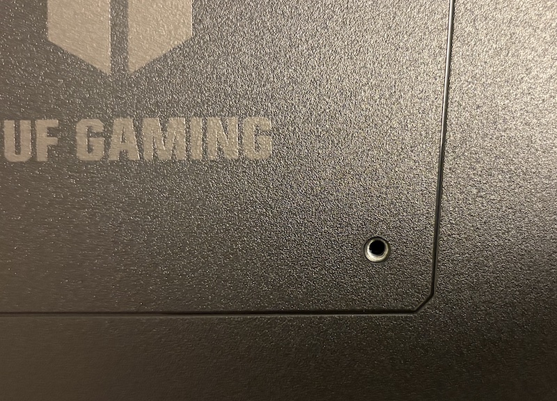 ASUSのゲーミングモニター「TUF Gaming VG27AQ5A」の外観